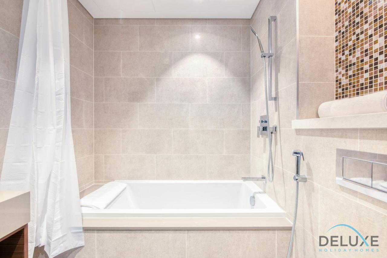 Notable 2Br At Sobha Hartland Greens Mbr City By Deluxe Holiday Homes Dubai Eksteriør billede